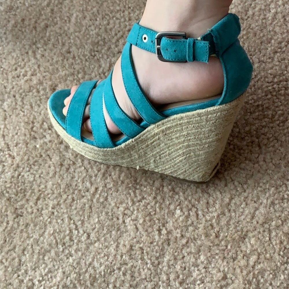 Blue Strap Wedges
